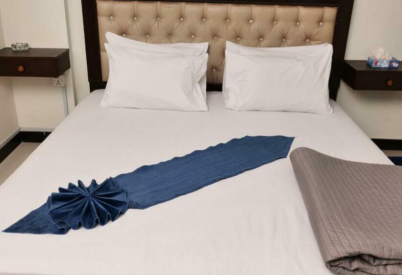 اتاق لوکس با بالکن, Diamond Apart S Dha Karachi