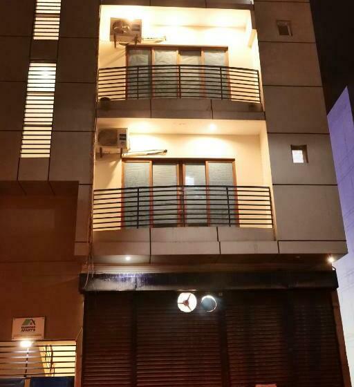 اتاق لوکس با بالکن, Diamond Apart S Dha Karachi