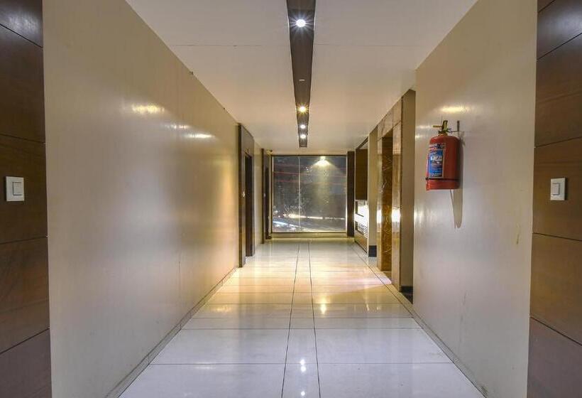 スタンダードルーム, Ravikiran