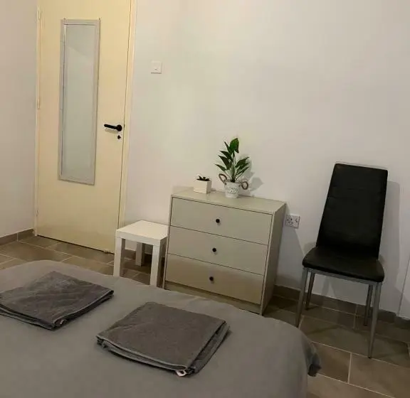 اتاق استاندارد, Joanna Court Rooms