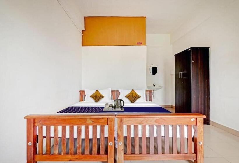 חדר קלאסי לשלושה, Spot On Jayesh Guest House