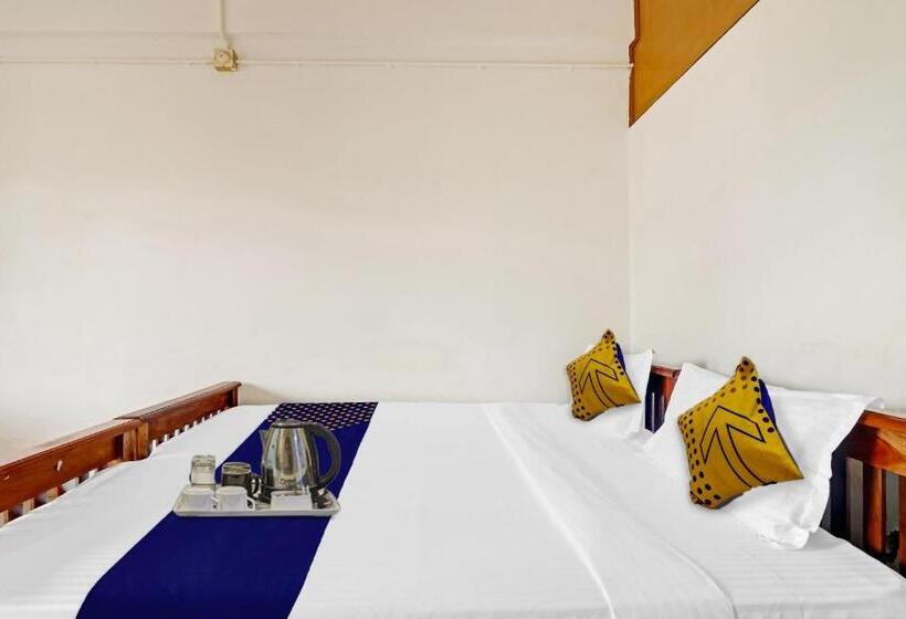 חדר קלאסי לשלושה, Spot On Jayesh Guest House