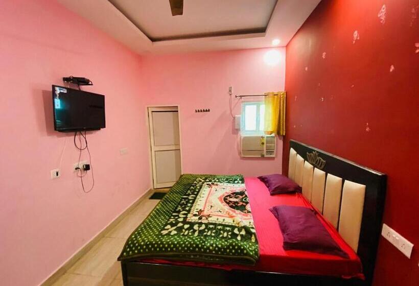 Cameră Deluxe, Sudhir Murthal Dhaba, Sonipat