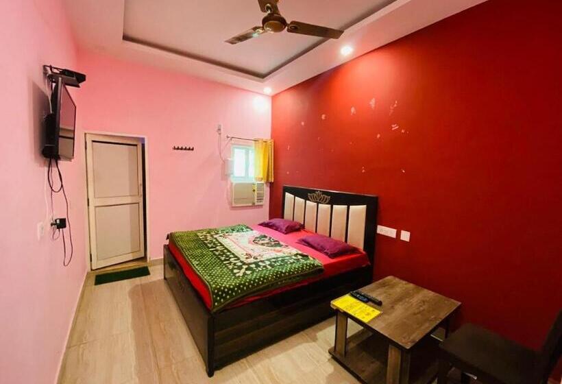 Cameră Deluxe, Sudhir Murthal Dhaba, Sonipat