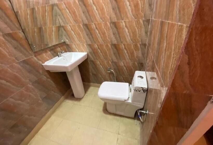 Quarto Deluxe, Sudhir Murthal Dhaba, Sonipat