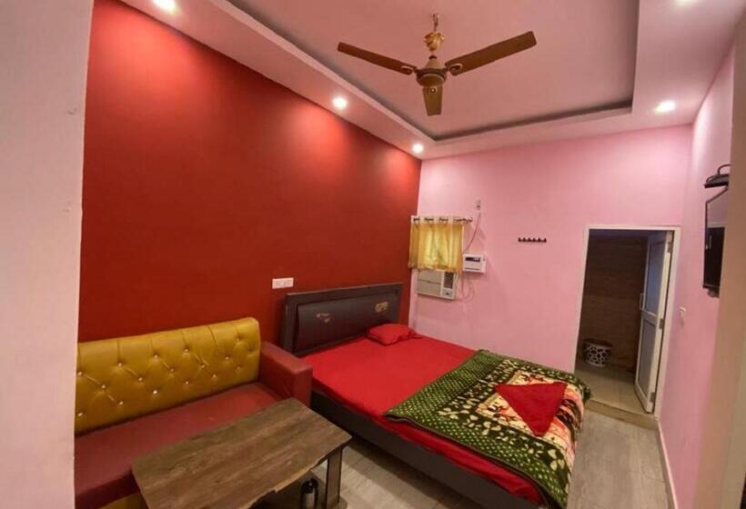 Cameră Deluxe, Sudhir Murthal Dhaba, Sonipat