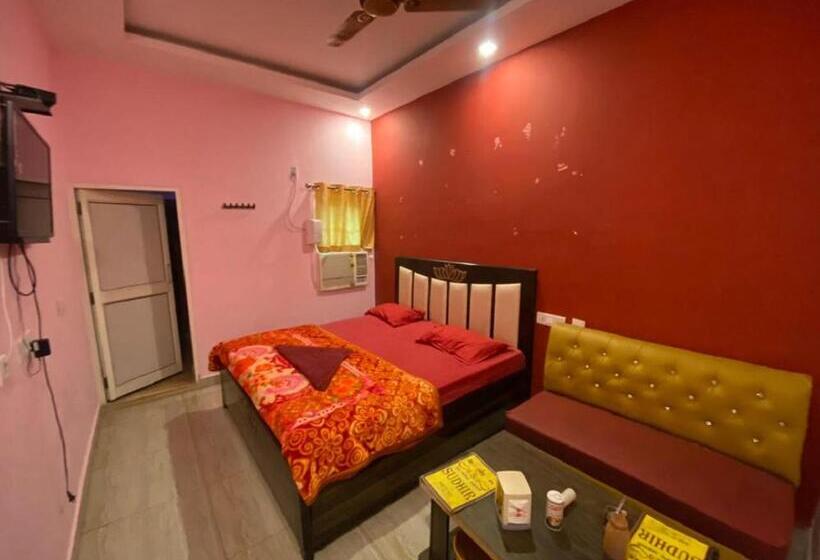 Quarto Deluxe, Sudhir Murthal Dhaba, Sonipat