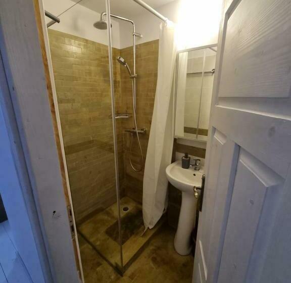 デラックスルーム, Moldi Muzeu