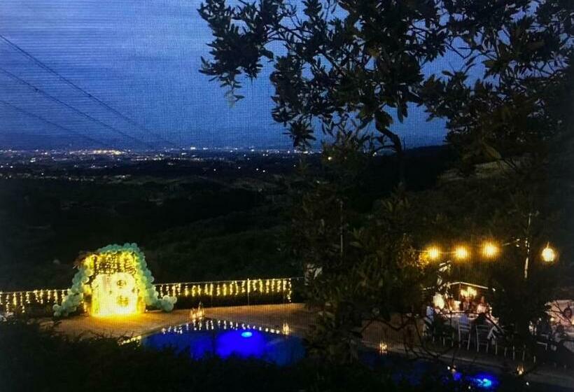 חדר סטנדרט, Room In Bb  Alessio Room Overlooking The Vineyards Of Tuscany
