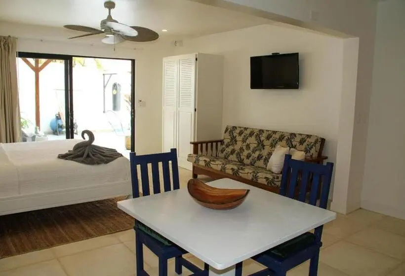 Superior Kolmen Hengen Huone, Casa Vitality Bed And Breakfast   Playa Guiones, Nosara   4 Minute Walk To The Beach