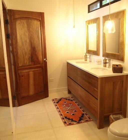 Трехместный Номер Superior, Casa Vitality Bed And Breakfast   Playa Guiones, Nosara   4 Minute Walk To The Beach