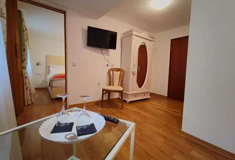 スイート, Room In Guest Room   Pension Forelle   Doppelzimmer
