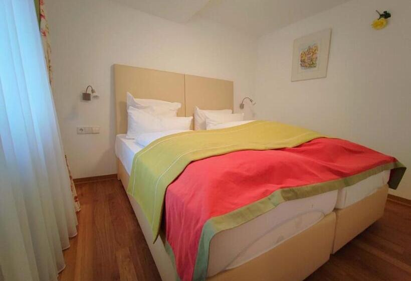 Suite, Room In Guest Room Pension Forelle Doppelzimmer