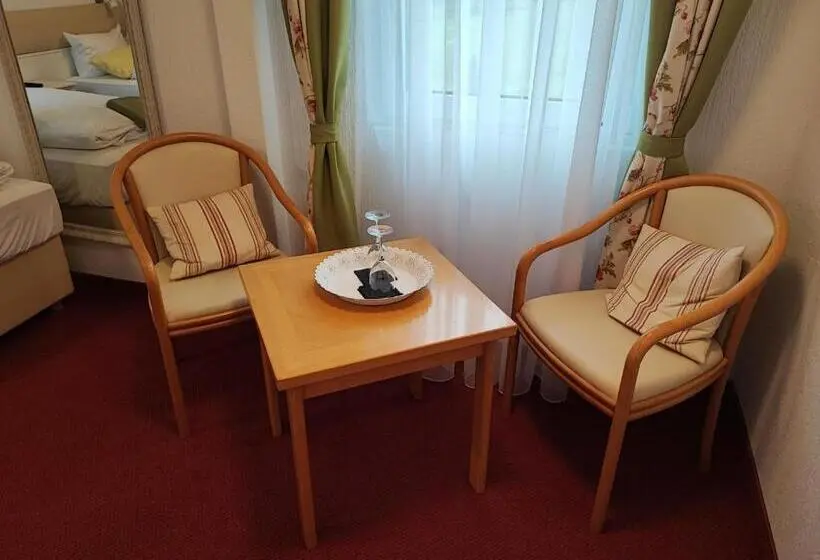 スタンダードルーム, Room In Guest Room   Pension Forelle   Doppelzimmer