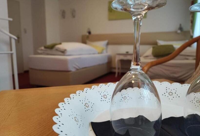 Quarto standard, Room In Guest Room Pension Forelle Doppelzimmer