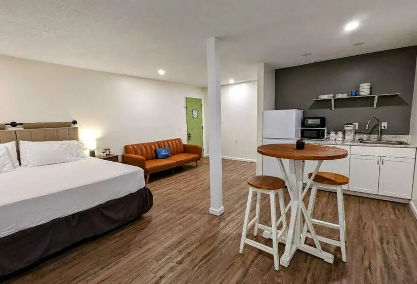 キングサイズベッドのデラックスルーム, The Honey Bee Motel