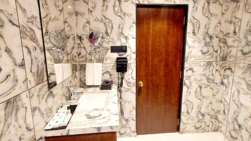 חדר סופריור, Madhuban