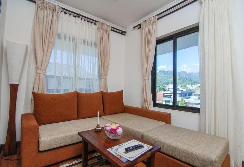 سوییت, Atithi Resort & Spa