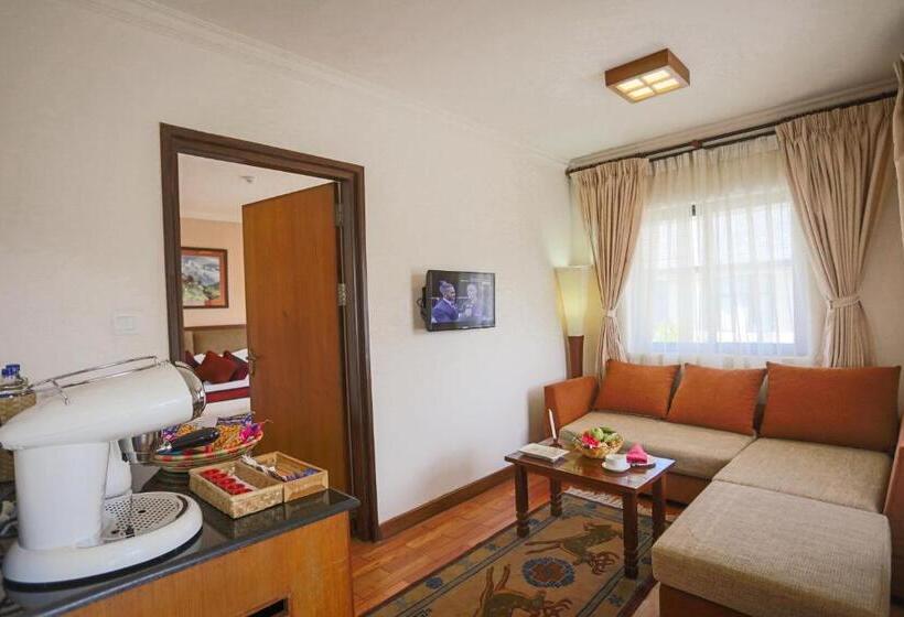 سوییت, Atithi Resort & Spa