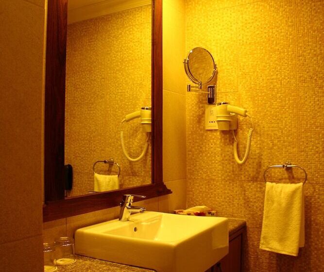 اتاق لوکس, Atithi Resort & Spa