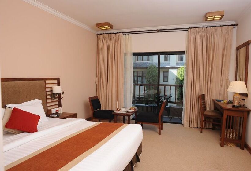 اتاق لوکس, Atithi Resort & Spa