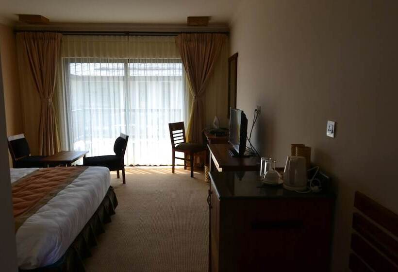 سوییت, Atithi Resort & Spa