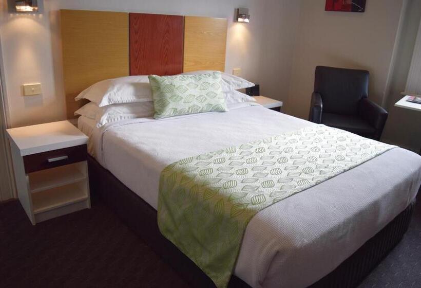 标准间, Auldington