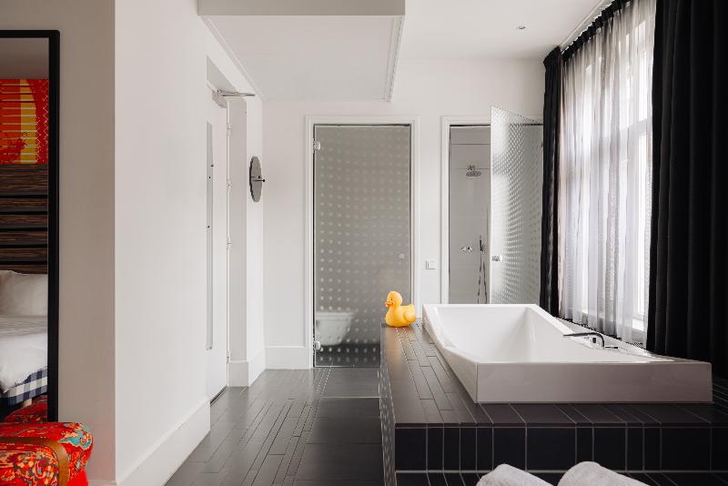 标准间, Auldington