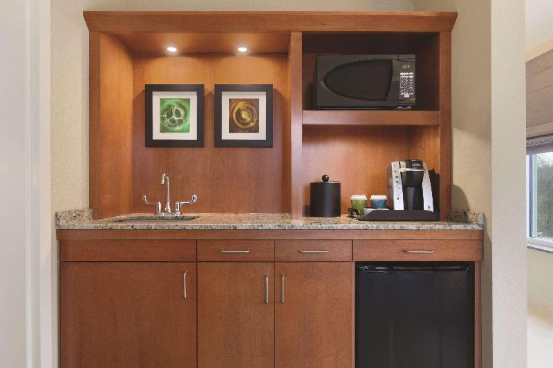 Люкс Кровать Кинг, Hilton Garden Inn Falls Church