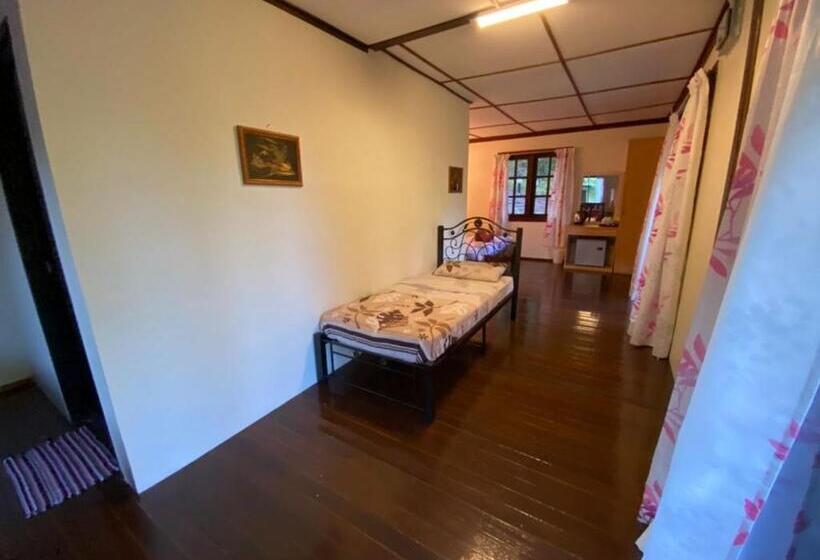 חדר משפחתי, Minang Cove Resort