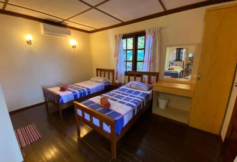 חדר משפחתי, Minang Cove Resort