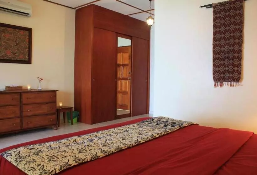 اتاق لوکس با چشم‌انداز دریا, Minang Cove Resort