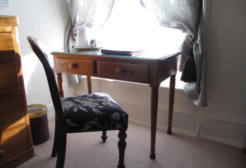 חדר סטנדרט, The Shirley