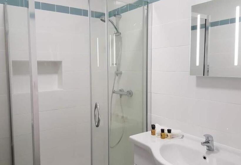 חדר דלוקס, The Shirley