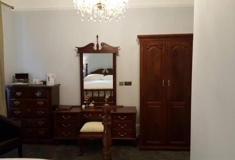 חדר דלוקס, The Shirley