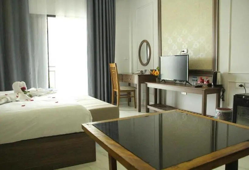 バルコニー付きデラックスルーム, Confetti Garden Resort