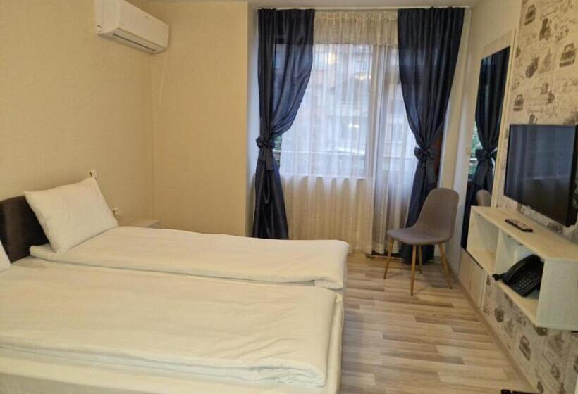 חדר סטנדרט עם מרפסת, Leda