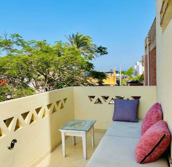 اتاق استاندارد سه نفره, Ocean Life Dahab