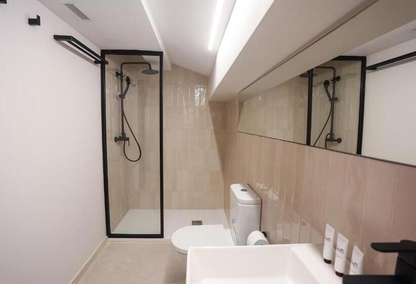 غرفة سوبيريور, Mythic Valencia