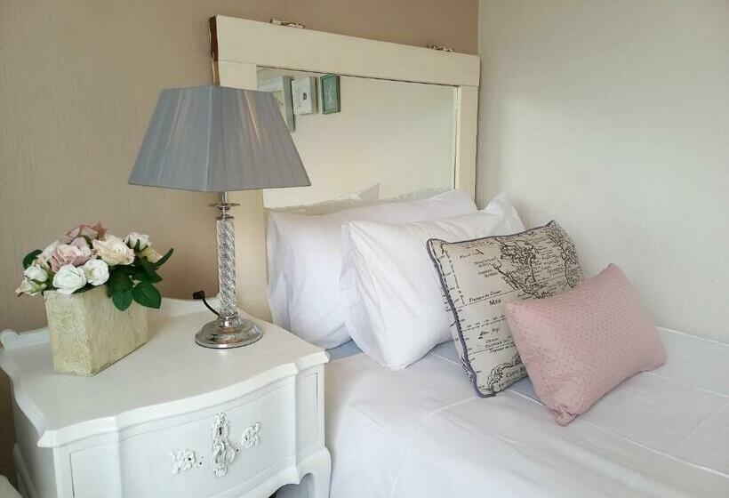 ファミリールーム, Sea Rose Family Suite   Villa Roc Guesthouse, Salt Rock Ballito, Solar Power