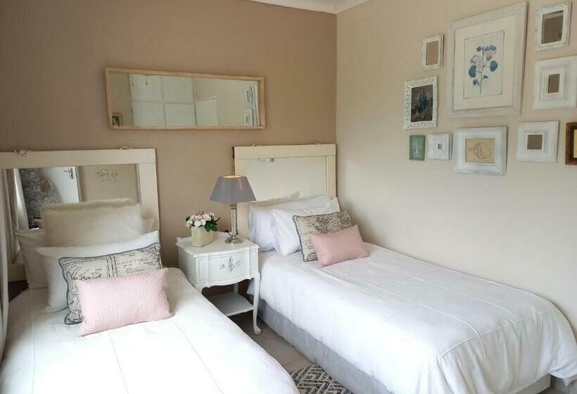 ファミリールーム, Sea Rose Family Suite   Villa Roc Guesthouse, Salt Rock Ballito, Solar Power