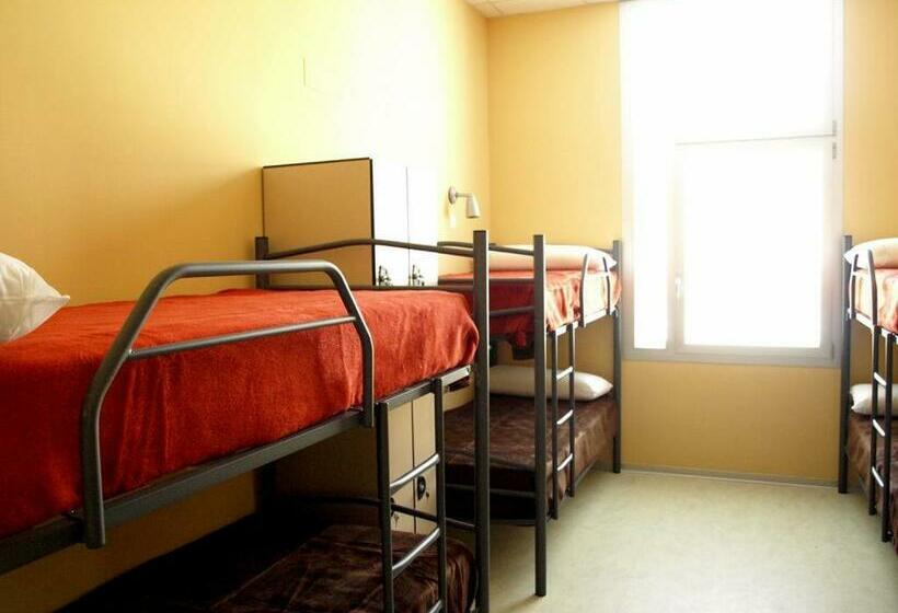 غرفة عائلية, Hostel Bardenas