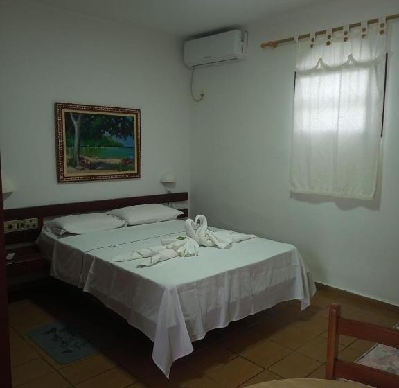 اتاق استاندارد سه نفره, Miramar Sintpq