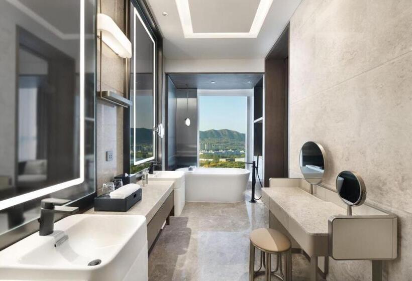Номер Deluxe, The Barony Jinan East