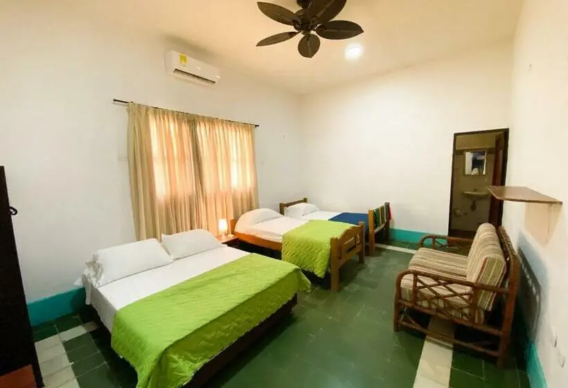 اتاق استاندارد چهار تخته, Mansion Bahia Manga