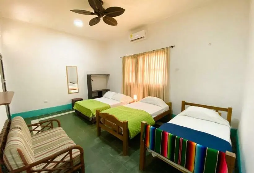 اتاق استاندارد چهار تخته, Mansion Bahia Manga