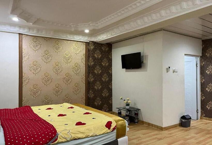 디럭스 스위트, Capital O 94156 Hotel Gemudi Gold Islami