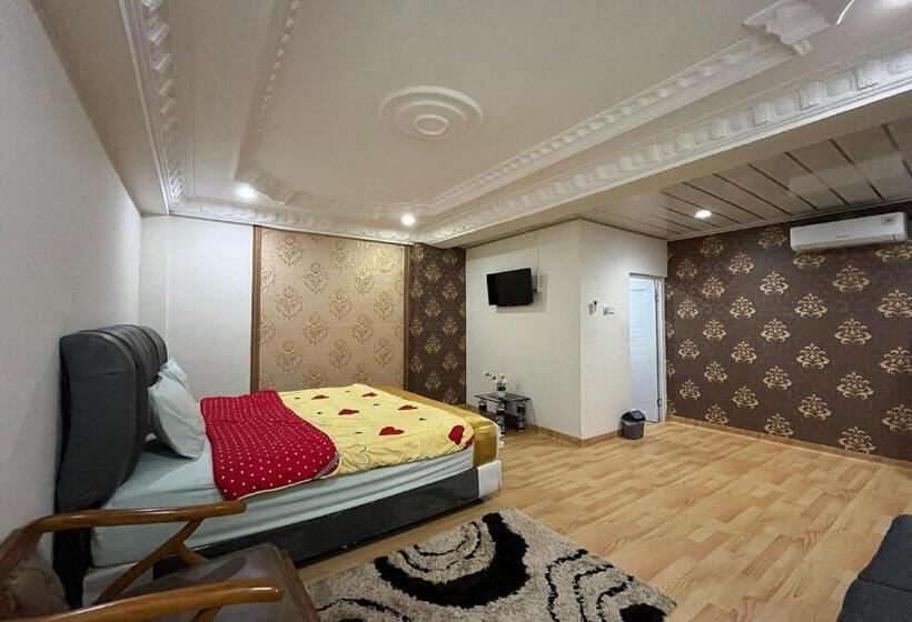디럭스 스위트, Capital O 94156 Hotel Gemudi Gold Islami