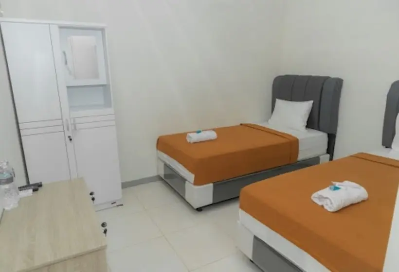 デラックスルーム, Capital O 94156 Hotel Gemudi Gold Islami