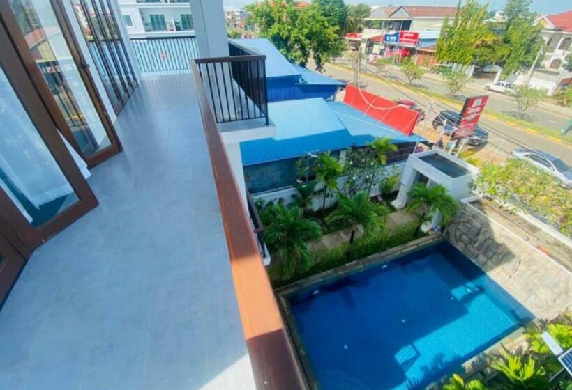 Люкс Кровать Кинг, D Central Khmer Villa